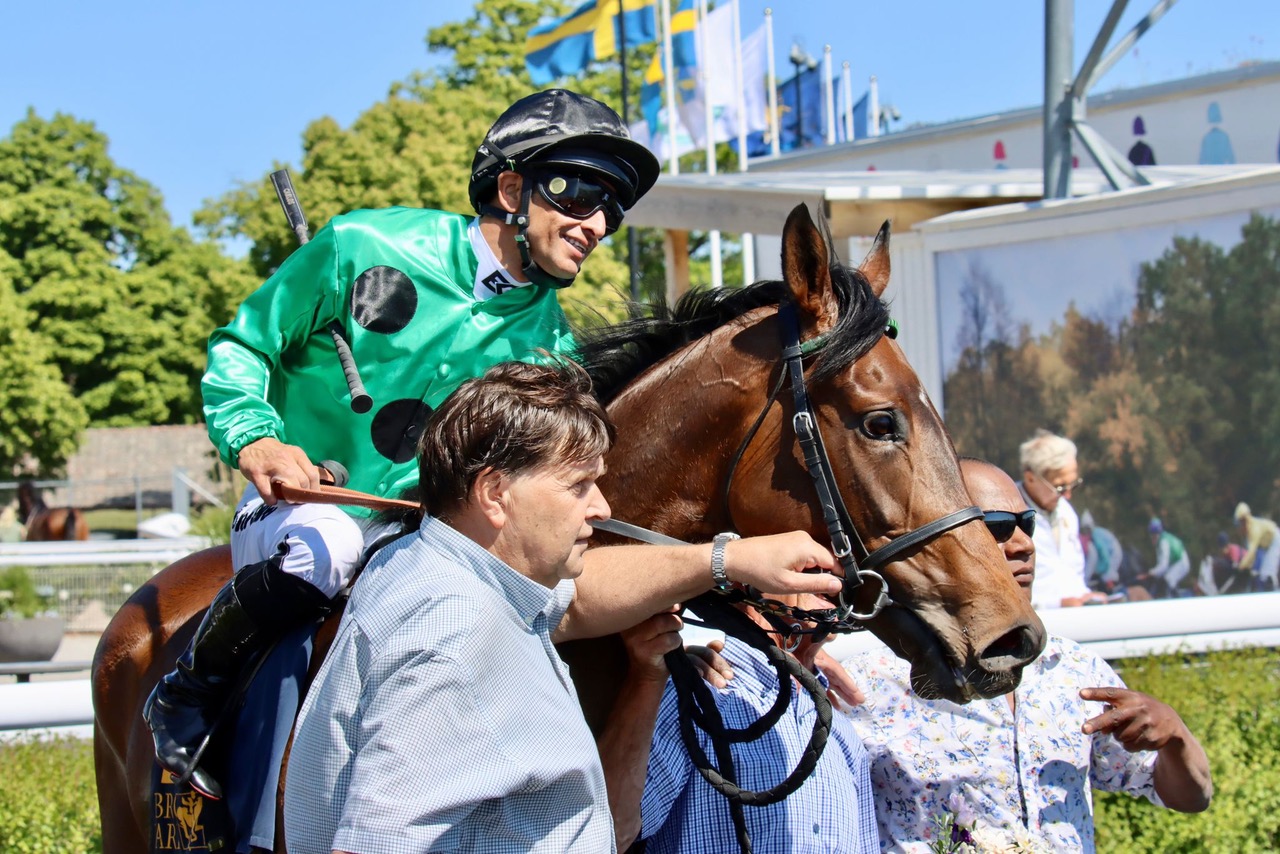 9fdca94f 86e7 4b7d b243 f352b422a7f3