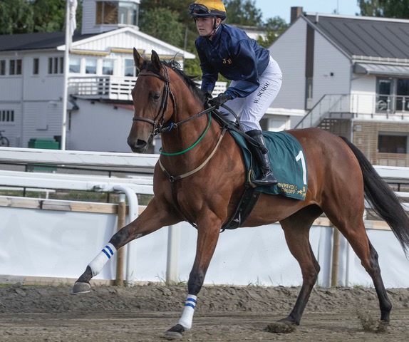 Lady Fabiola S8I3568 3